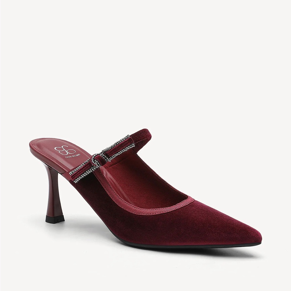 Brand new Chic Burgundy Heels with Rhinestone Accent- Perfect for Holidays - Picture 4 of 9